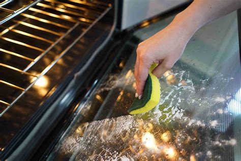 The Secret Ingredient to an Immaculate Oven: Magic Cleaner Revealed